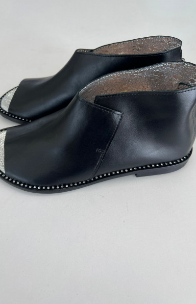 Tuffoni model czarne włoskie sandały saszki